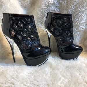 FRH Black Perforated Patent Leather Platform Heels Stilettos Bootie Shoes